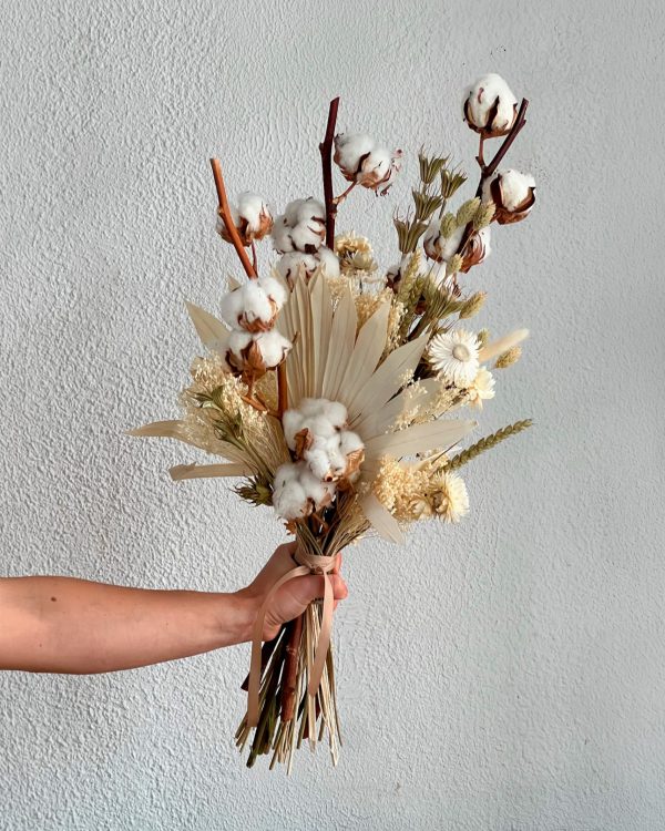 Ramo de flor preservada con flor de algodón
