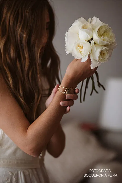 Ramo de novia sencillo y elegante con rosas inglesas blancas
