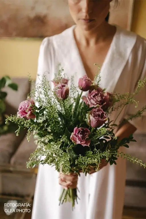 Ramo de novia con tulipanes fringed de Mohair Flores