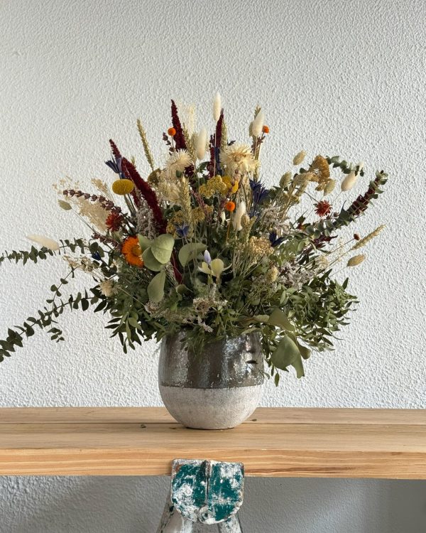 Cerámica Verde Esmaltada con flor seca y preservada