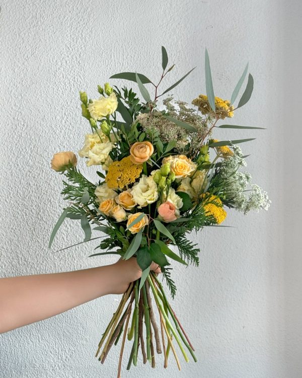 Ramo con flor de temporada en tonos pastel