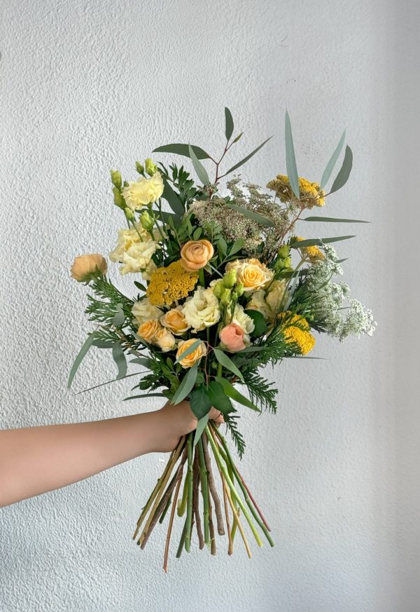 Ramo con flor de temporada en tonos pastel